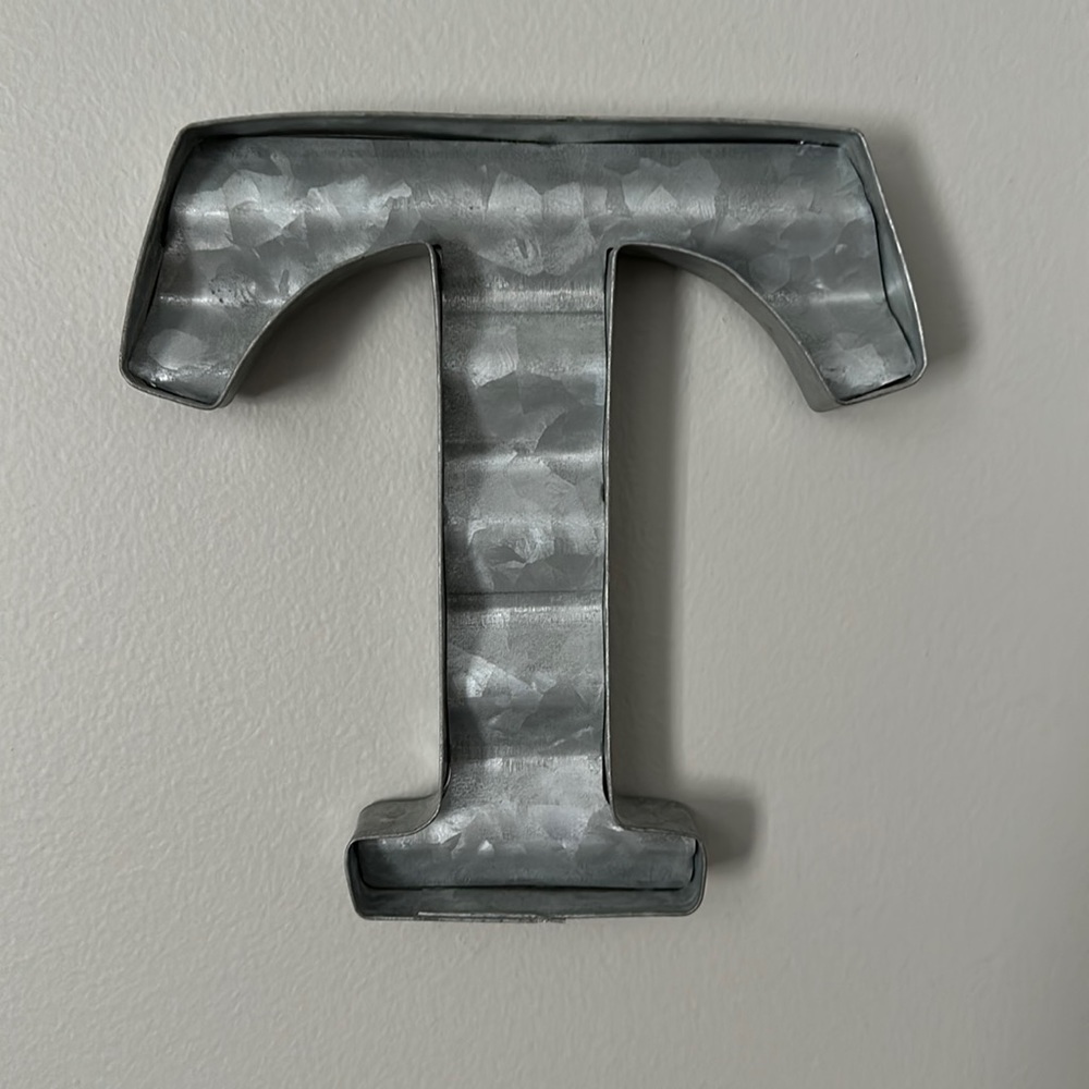 Galvanized Metal Wall Decor Letter ‘T’
